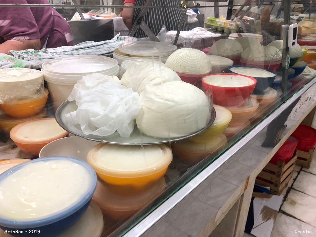 Zagreb : Dolac Market - Cheese