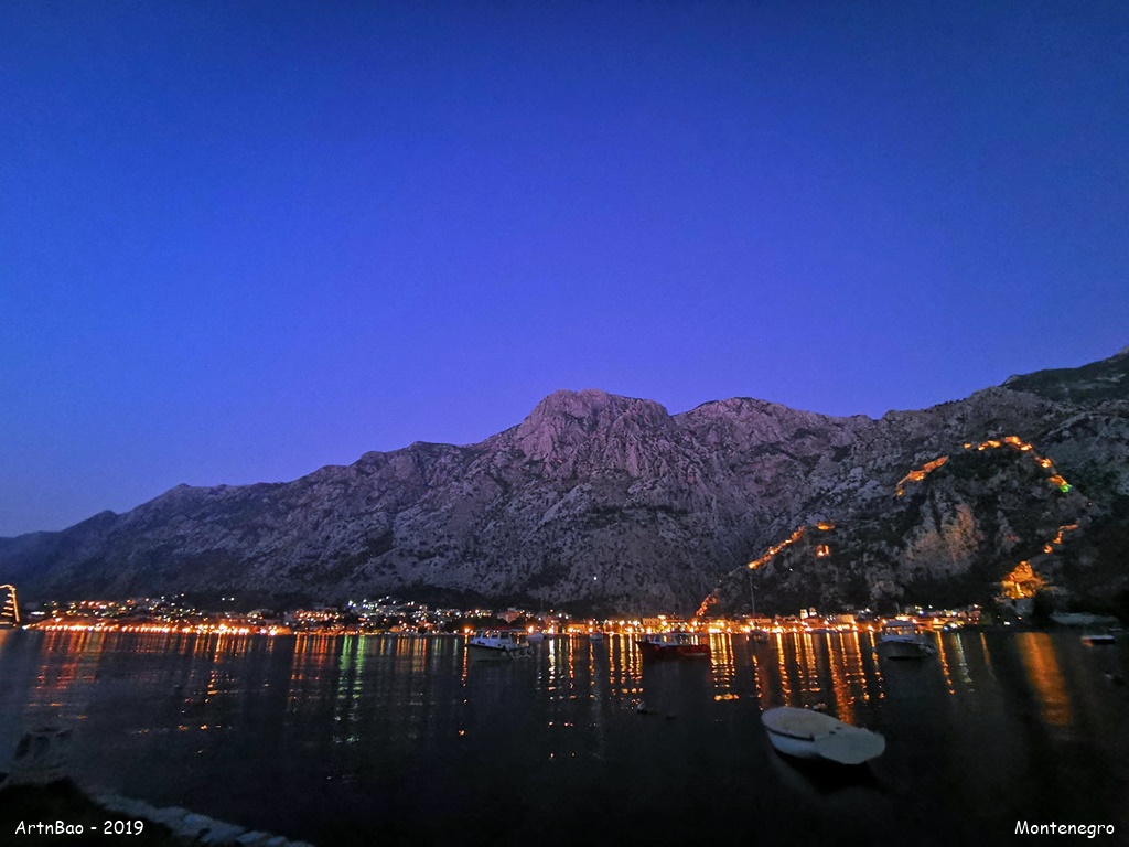 Montenegro : Kotor night view